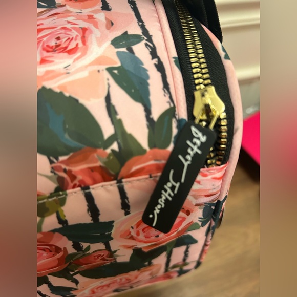 Betsey Johnson Floral Insulated Lunch Tote - Picture 9 of 9